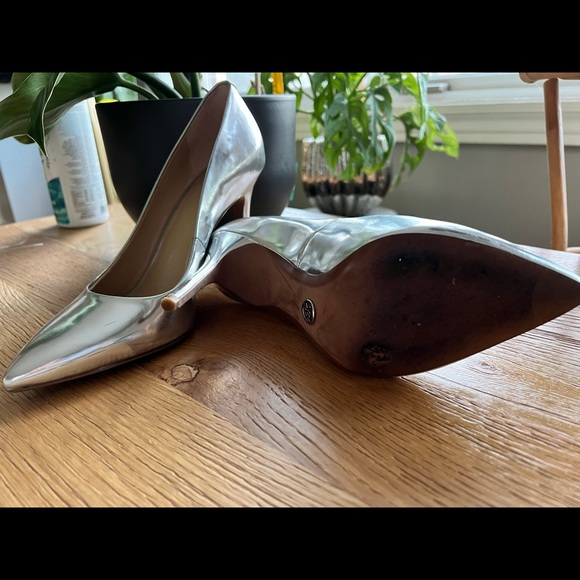 Michael Kors - Keke Leather Pump - Picture 3 of 4